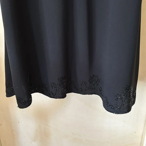 Jones New York black sheath tea length dress with beaded collar and hem size 6 - Picture 7 of 8